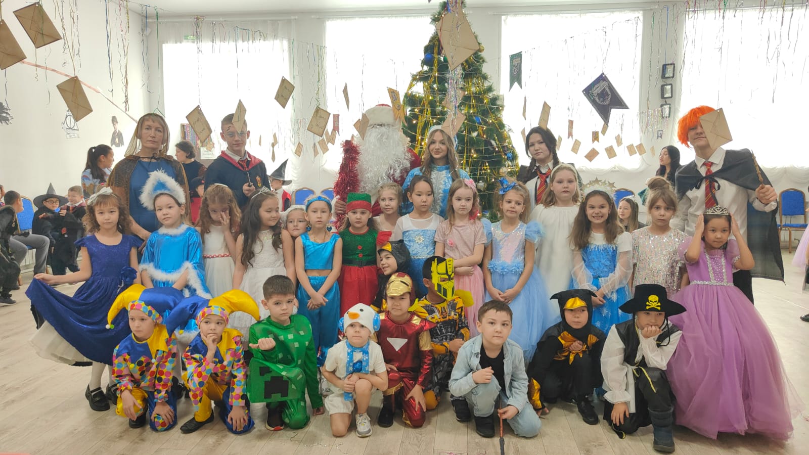 Новогодние утренники./Жаңа жылдық ертеңгіліктер.